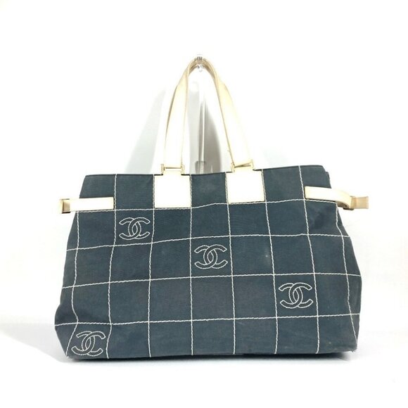 CHANEL CC CC Mark chocolate bar Shoulder Bag, horizontal Tote Bag gray/White - Picture 1 of 13